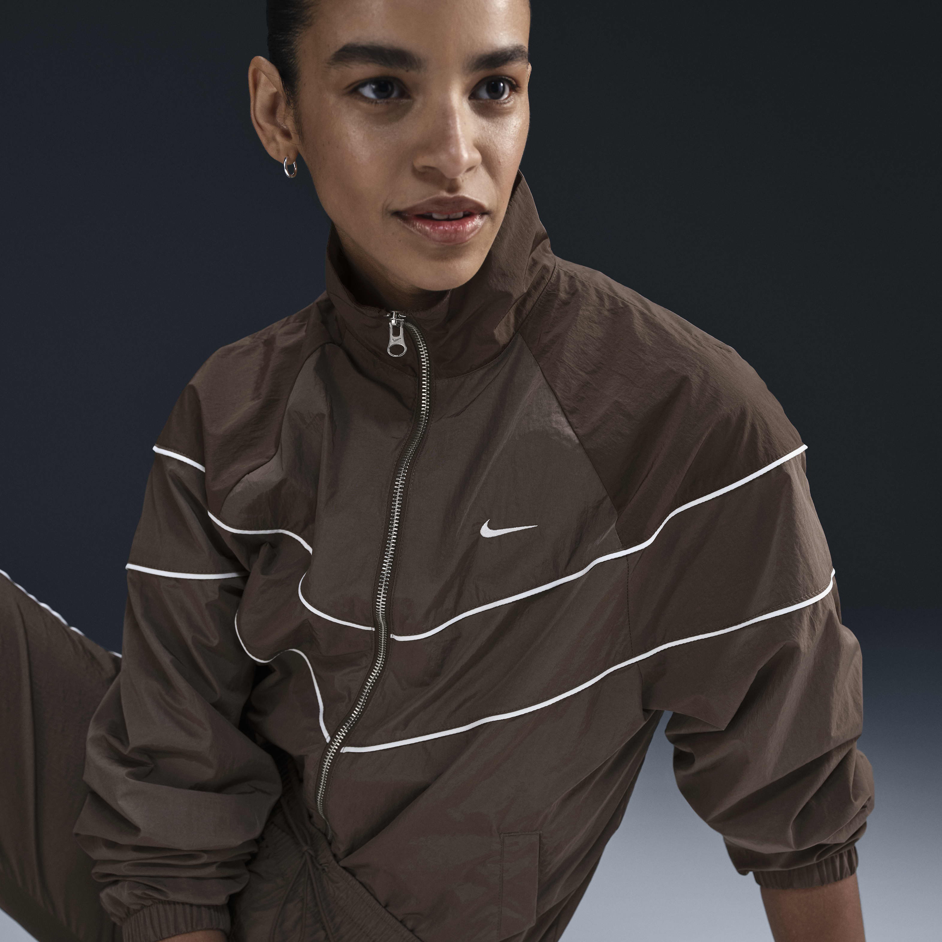 ☆NIKE☆Nike Windrunner Women's Loose Woven Jacket Nike Windrunner Women's Loose UV Woven Full-Zip Jacket. Nike.com